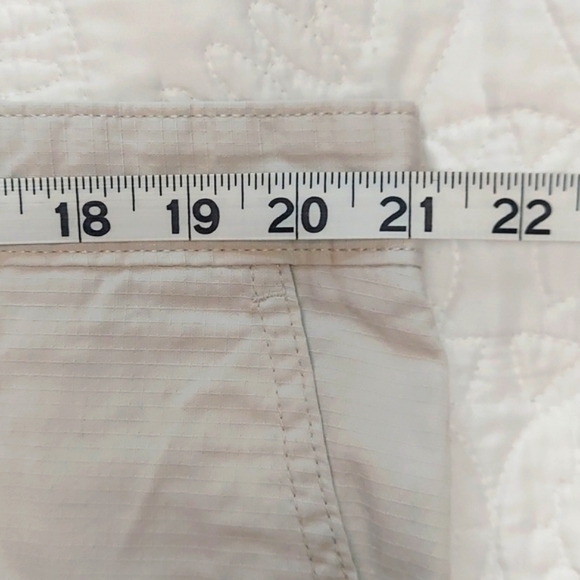 Men's Chaps Textured Like New Cargo Chino Shorts, Size 42 Light Tan - Picture 6 of 7